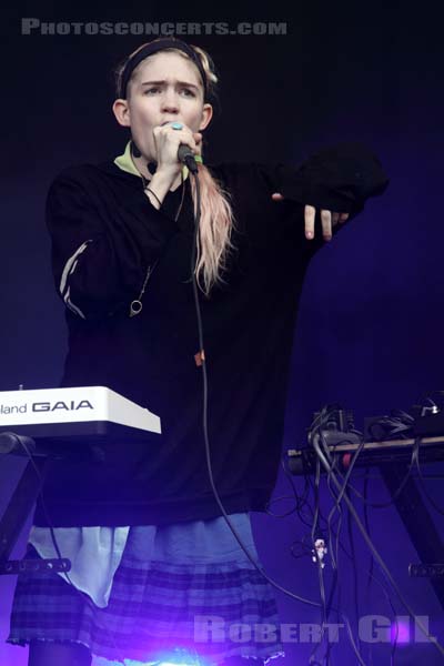 GRIMES - 2012-08-24 - SAINT CLOUD - Domaine National - Scene Pression Live - 